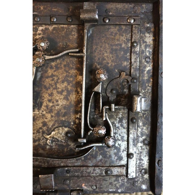 17th Century Nuremberg Chest For Sale - Image 9 of 16