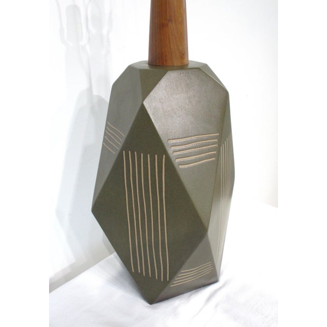 Marshall Studios Mid 20th Century Rare Gordon and Jane Martz Geometric Ceramic Table Lamp by Marshall Studios For Sale - Image 4 of 11