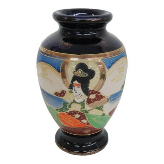 Moriage Nippon Satsuma Style Hand Painted Porcelain Japanese Urn Vase For Sale