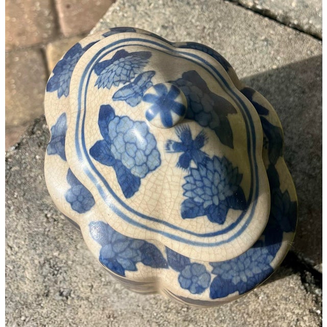 Ceramic Chinese Blue & White Porcelain Lidded Ginger Jar For Sale - Image 7 of 9