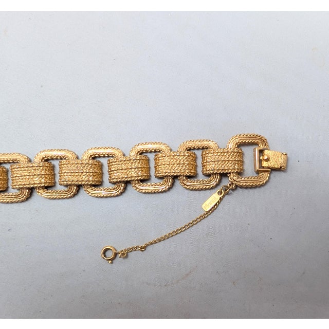 Mid-Century Modern Vintage 1974 Signed Monet Goldtone Link Bracelet For Sale - Image 3 of 7