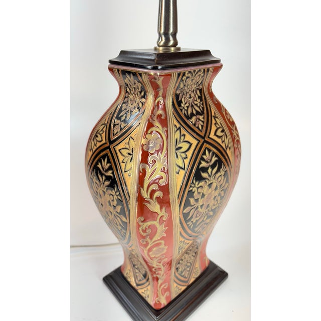 Italian Rococo Style Glazed Enamel Porcelain Gilded Vase Lamp the Bombay Co. For Sale - Image 6 of 12