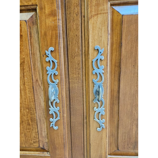 1990s Ethan Allen Legacy French Country Buffet Sideboard Console Server Cabinet For Sale - Image 12 of 12