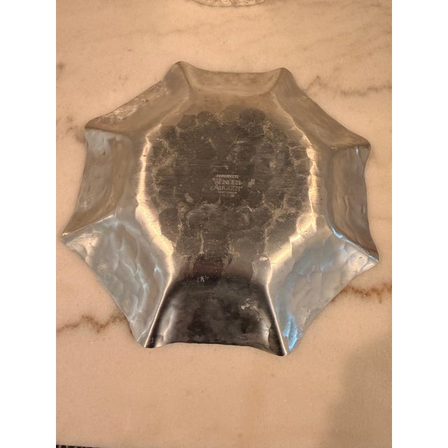 Mid-Century Modern Vintage Wendell August Forge Hand-Hammered Aluminum Magnolia Serving Bowl – Grove City, Pa For Sale - Image 3 of 9