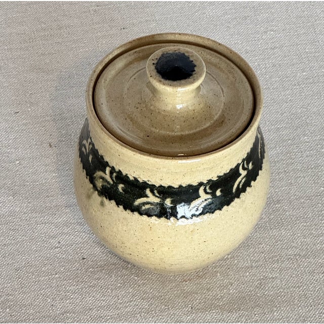 American 1900s Antique Ceramic Jar With Lid and Charming Black Details For Sale - Image 3 of 6