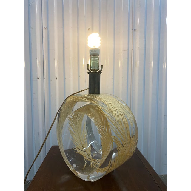Vintage Lucite Table Lamp . For Sale - Image 11 of 12