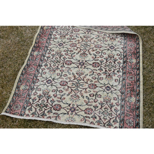 1980s Turkish Beige Floral Oushak Rug For Sale - Image 9 of 13
