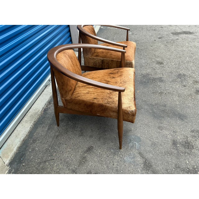 Mid Century Modern Pair of Lounge Chairs in Cowhide For Sale - Image 10 of 11