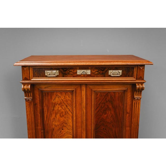 Late 19th Century Gründerzeit Vertiko in Walnut For Sale - Image 9 of 18