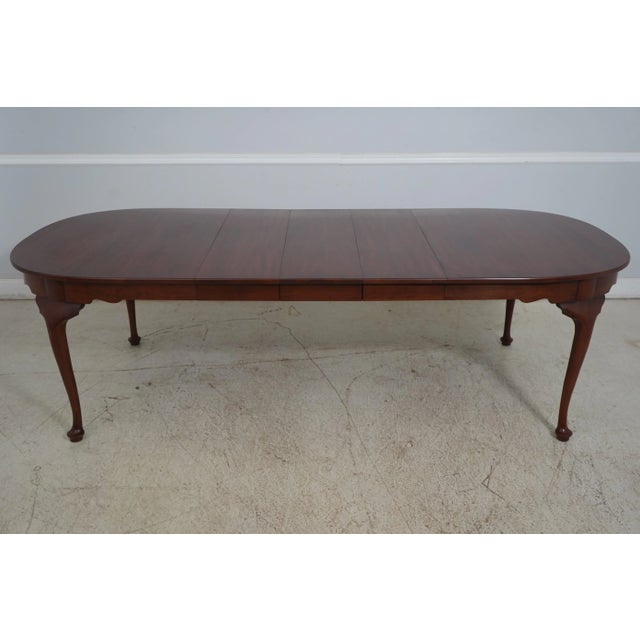 Henkel Harris Cherry Queen Anne Dining Room Table For Sale In Philadelphia - Image 6 of 12