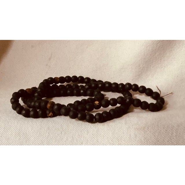 19th Century Hand-Carved Cypress Guanyin Buddhist Goddess of Mercy Sculpture With Prayer Beads For Sale - Image 10 of 17