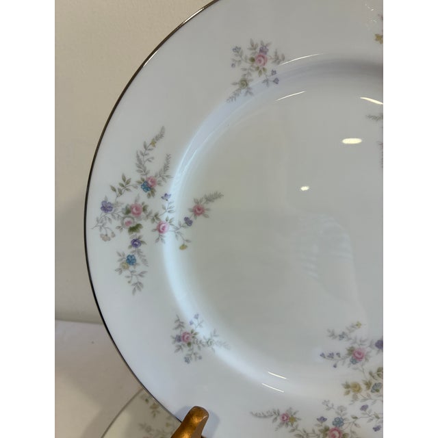 Vintage Wyndham "Cambric" Floral Fine China Dinner Plates, Set of 4 For Sale In Oklahoma City - Image 6 of 10