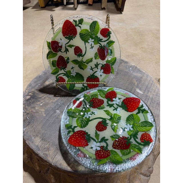 1980s Signed Peggy Karr Fused Glass Strawberry Motif Accent Plates - Set of 4 For Sale - Image 5 of 6