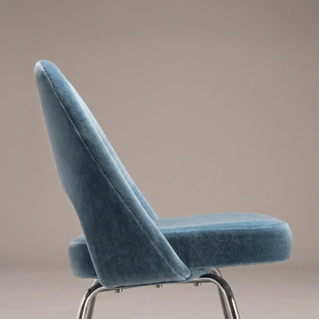 Blue Knoll Saarinen Executive Armless Dining Chairs in Ocean Mohair, Chrome Legs For Sale - Image 8 of 10