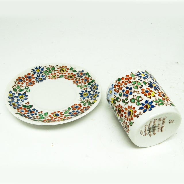 1970s Hand-Painted Cups and Saucers from Karolina Factory, Poland, 1970s, Set of 8 For Sale - Image 5 of 16