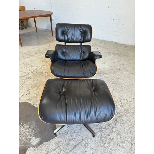 Herman Miller Herman Miller Eames Lounge Chair and Ottoman in Black Leather For Sale - Image 4 of 7