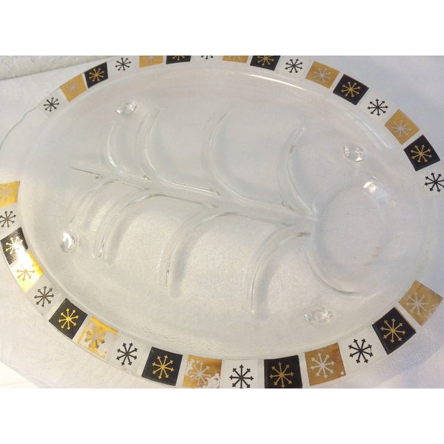 Mid-Century Modern Mid-Century Atomic Tempered Glass Meat Serving Platter For Sale - Image 3 of 4