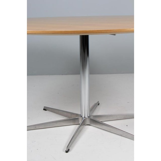 Dining Table in Circular Oak by Piet Hein for Fritz Hansen For Sale - Image 5 of 8
