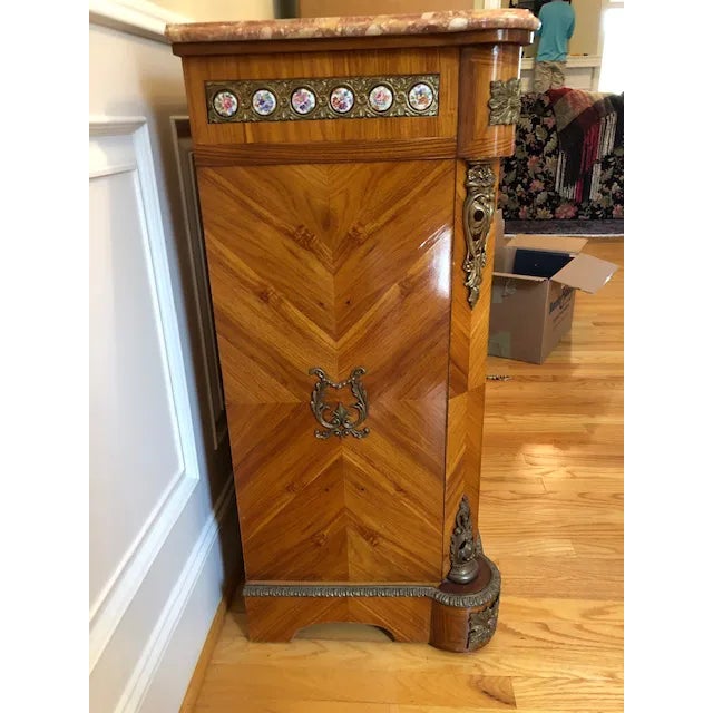 Copper Late 20th Century French Marquetry Commode For Sale - Image 8 of 13