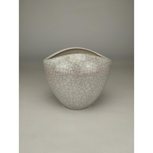 Mid-Century Modern Vase with Craquelure Glaze by Fridegart Glatzle for Majolika Manufaktur Karlsruhe, 1955 For Sale - Image 3 of 10