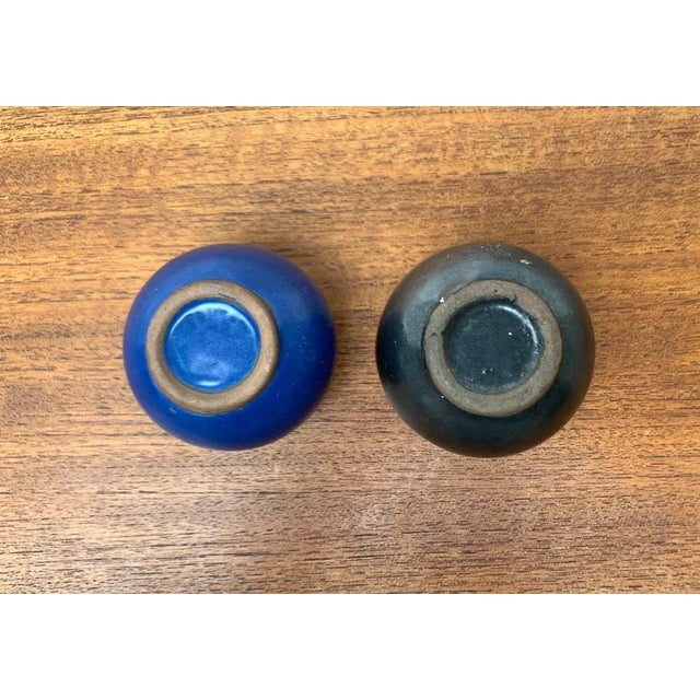 Small Mid-Century Minimalist Studio Pottery Ball Vases by Hildegard and Peter Delius for Hamelner Töpferei, 1960s, Set of 2 For Sale - Image 9 of 12