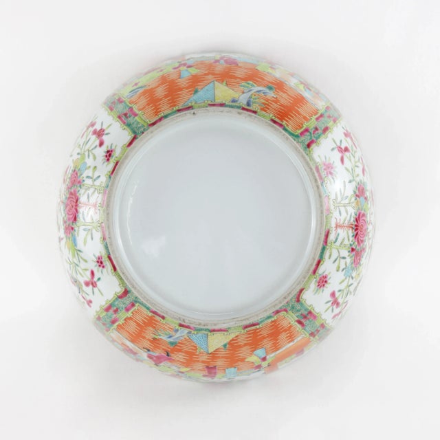 Early 20th Century Early 20th-Century Export Porcelain Cantonese-Style Famille Rose Bowl For Sale - Image 5 of 10
