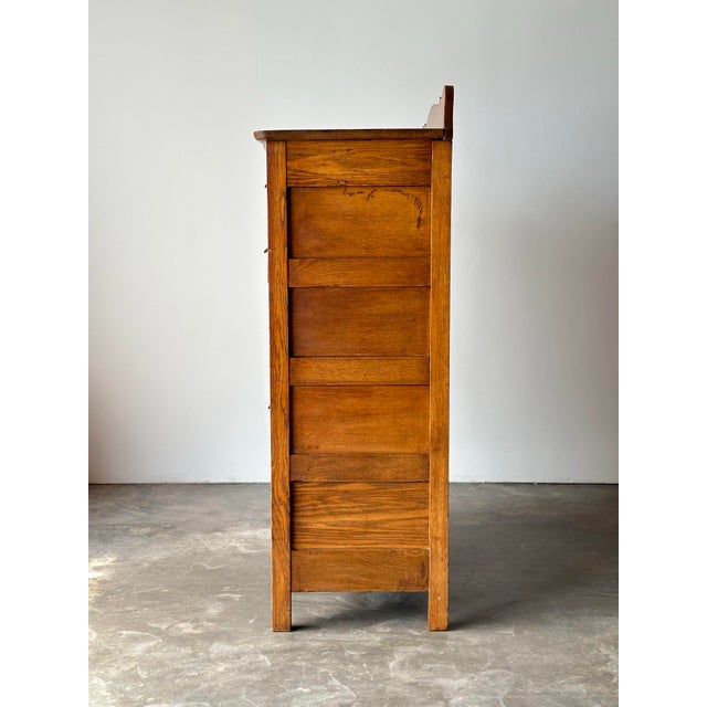 Antique Scalloped Quarter-Sawn Golden Oak Chest of Drawers For Sale - Image 9 of 12