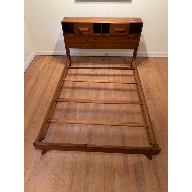 Franklin Shockey Company Vintage Franklin Shockey "Sculptured Pine" Full Bed Frame For Sale - Image 4 of 9