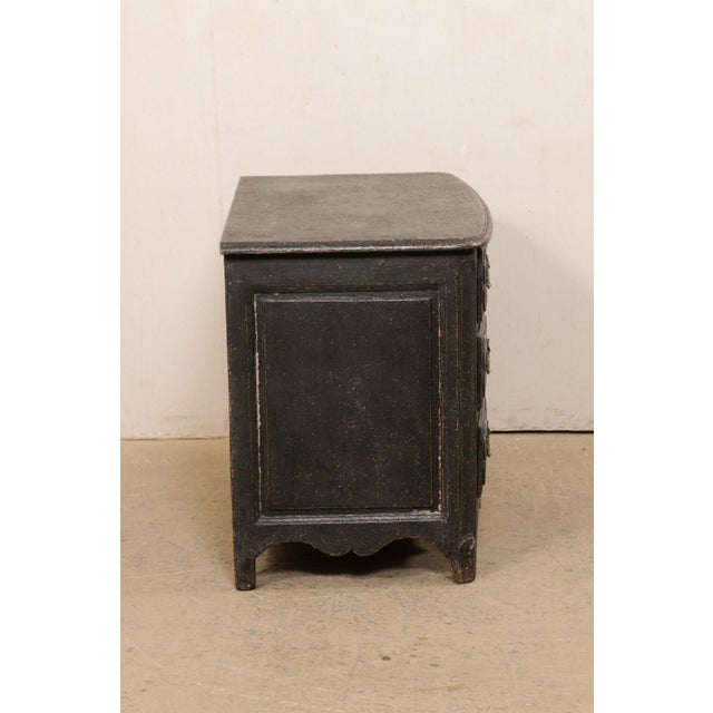 18th C. French Louis XV Bow-Front Commode For Sale - Image 4 of 10