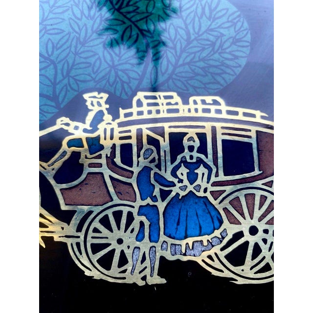 Vintage Couroc Independence Hall Serving Tray – Colonial Philadelphia Horse & Carriage Scene – Monterey California For Sale - Image 10 of 13