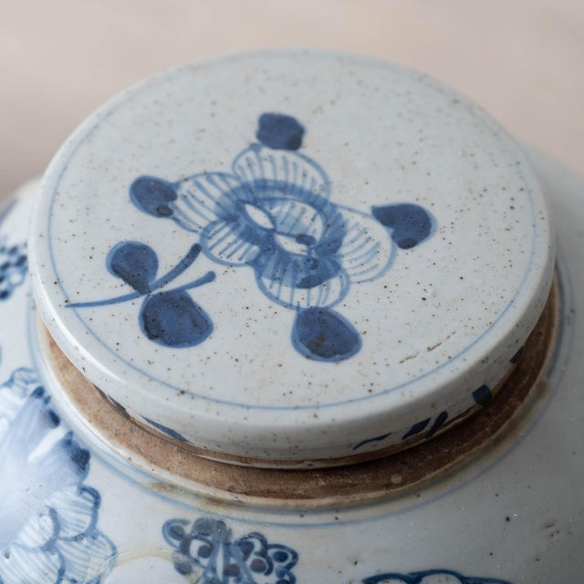 Pair of Chinese Blue and White Porcelain Ginger Jars, 20th Century For Sale - Image 4 of 12