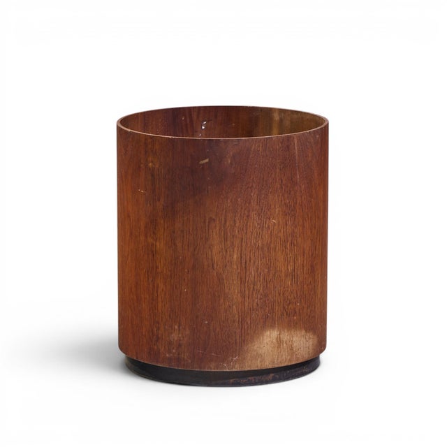 Jens Risom Mid Century Walnut Waste Basket This waste basket measures: 11.75 wide x 11.75 deep x 14 inches high Fair...