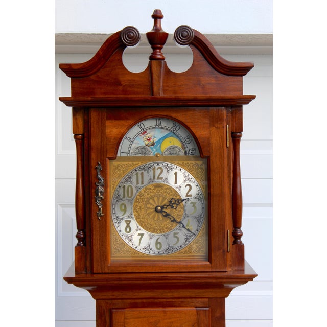 Vintage 1970s Emperor Clock Co. “Cambridge” Model 300 Grandfather Clock – Excellent Working Condition For Sale In Naples, FL - Image 6 of 15