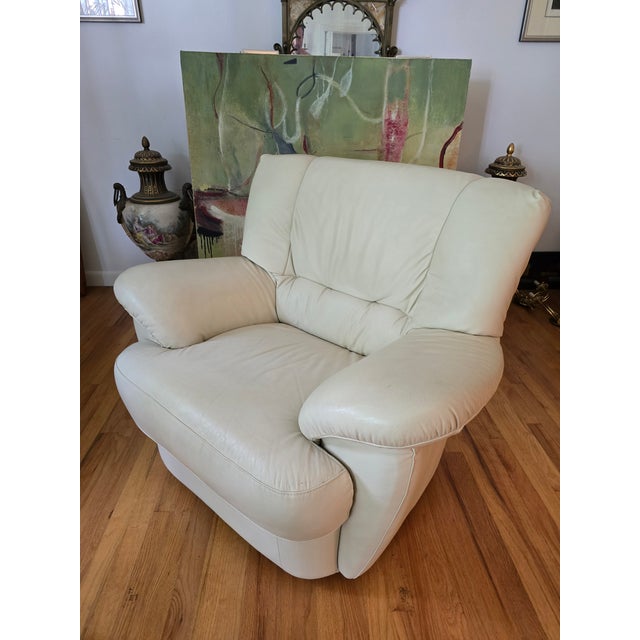 Cream Vintage Mid Century Modern Style Italian Leather Club Chair For Sale - Image 8 of 8