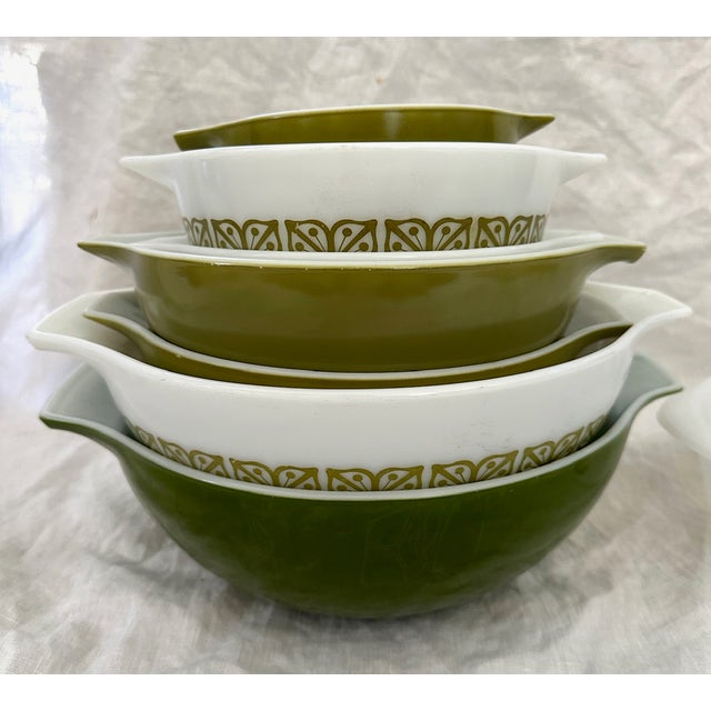 Pyrex Vintage Pyrex "Verde Green & Verde Square Flowers" Mixing Bowls - Set of 9 For Sale - Image 4 of 10