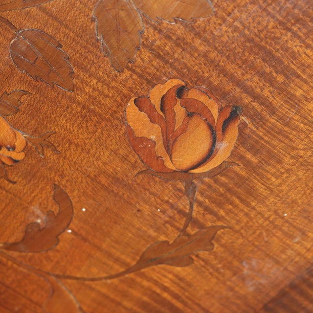 Small English Table in Mahogany For Sale - Image 5 of 13