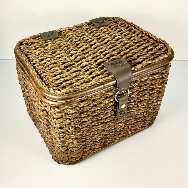 1980s Vintage Boho Chic Arts & Crafts Coastal Woven Jute Wicker & Bentwood Storage Lidded Basket For Sale - Image 6 of 15