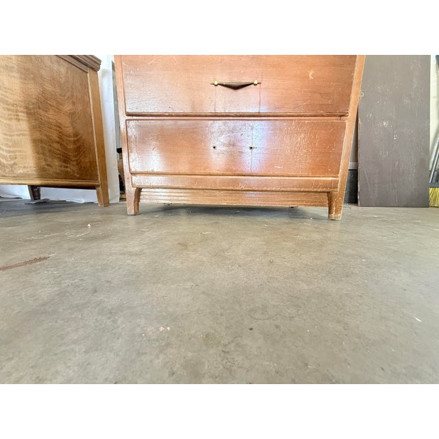 Italian Walnut Dresser in the Style of Luigi Saccardo for Gasparello, Circa 1950s A sophisticated Italian walnut dresser...