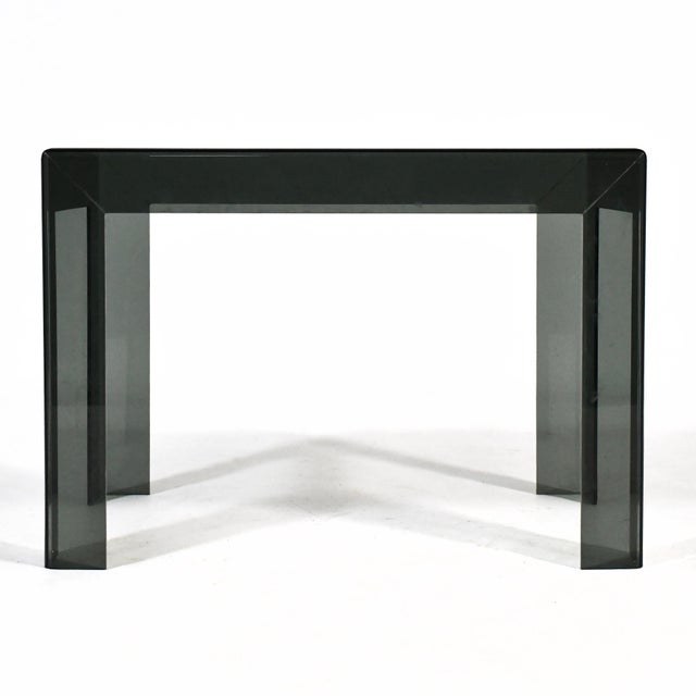Les Prismatiques Smoked Lucite Side / End Table For Sale In Chicago - Image 6 of 9