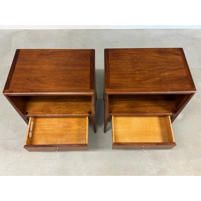1960s Refinished Walnut Nightstands by Mt. Airy Facade - A Pair For Sale In Boston - Image 6 of 9