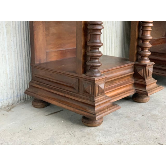 Mid 19th Century Pair of Solid Carved Brutalist French Nightstands with Solomonic Columns For Sale In Miami - Image 6 of 18