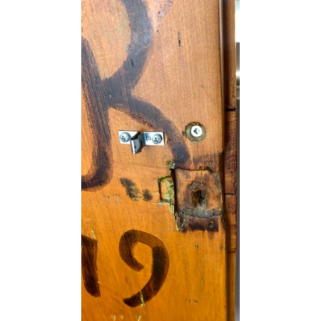 Mid 19th Canadian Pine Farmers Low Corner Cabinet For Sale In Los Angeles - Image 6 of 14