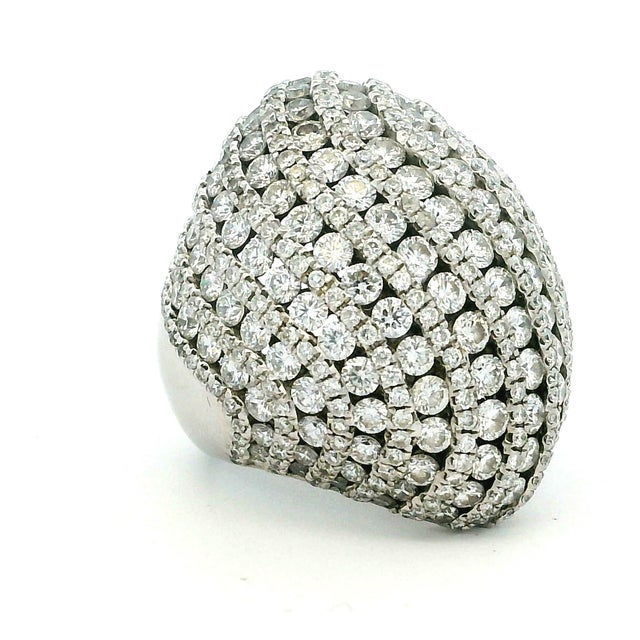 1990s Large Pavé Diamond Dome Cocktail Ring in 18k White Gold, Size 6.5 For Sale - Image 10 of 13