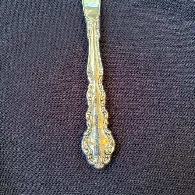 Modern Baroque (Silverplate 1969) by Oneida Silver, Community, 77 Pieces & Chest, Service for 13 For Sale - Image 10 of 11