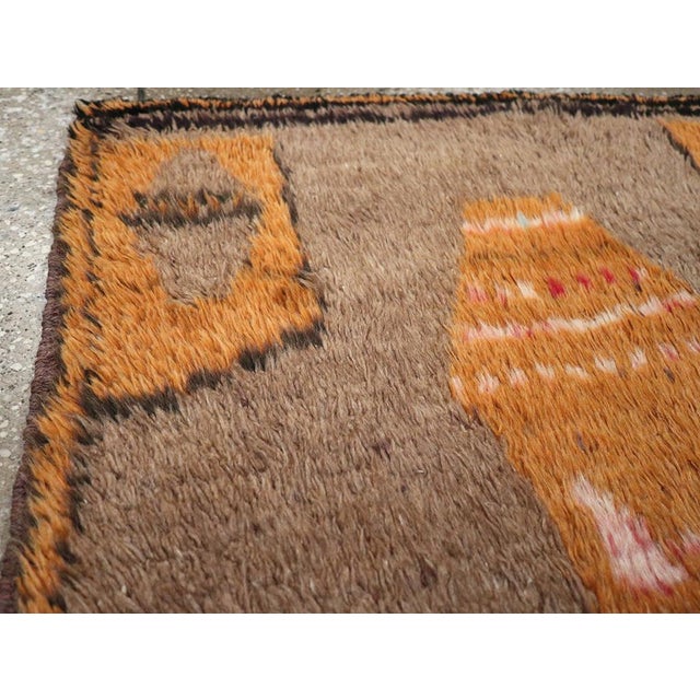 Tribal Galerie Shabab Collection Mid-20th Century Turkish Konya Rug For Sale - Image 3 of 7