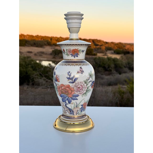 Late 20th Century Kaiser West German Porcelain Duchesse Pattern Floral & Butterfly Table Lamp For Sale - Image 9 of 12