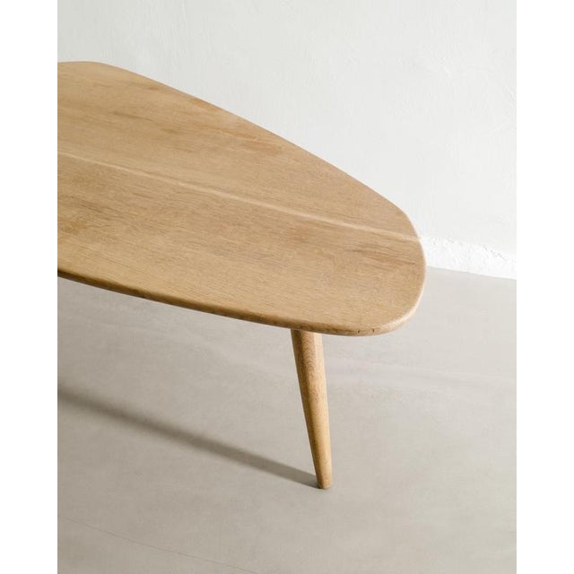 Danish Mid-Century Free Form Oval Wooden Coffee Table in Oak, 1950s For Sale - Image 3 of 7