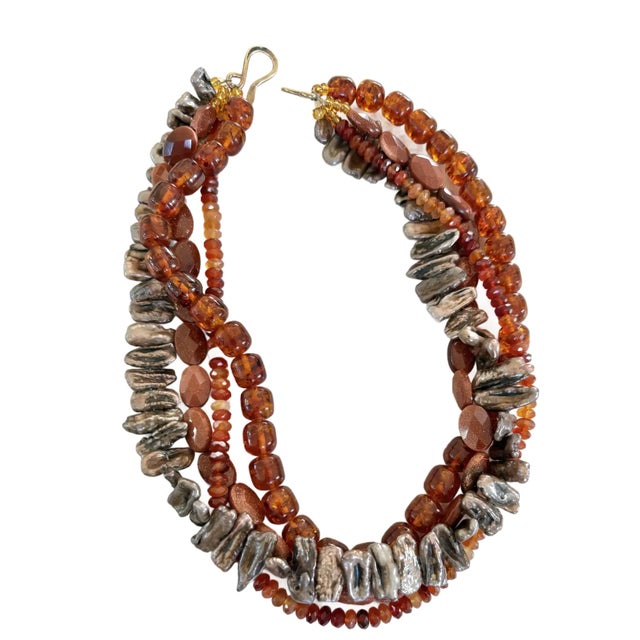 1990s Vintage Multi-Strand Freshwater Pearl, Carnelian Amber, and Goldtone Beaded Necklace For Sale - Image 5 of 5