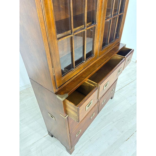 Brown English Colonial Display Cabinet in Mahogany For Sale - Image 8 of 11