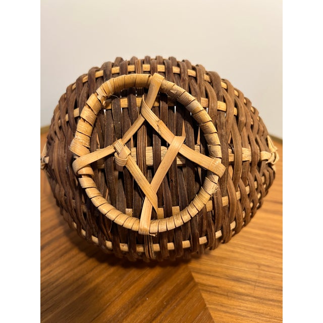 Vintage Handwoven Buttocks Basket With Wrapped Handle – Small Appalachian Basket For Sale - Image 10 of 18